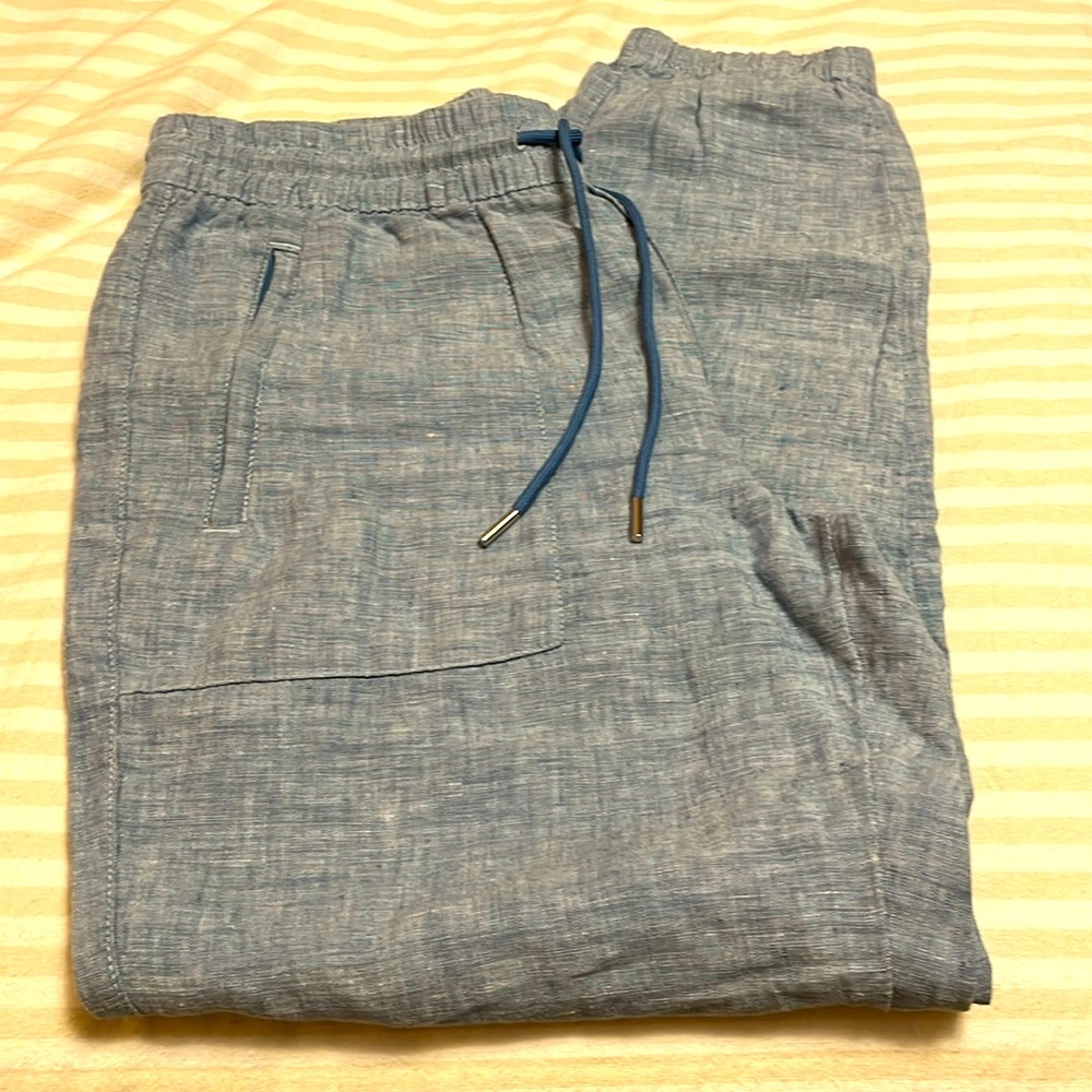 Athleta pants . Size 6 . Good condition  . Chambray